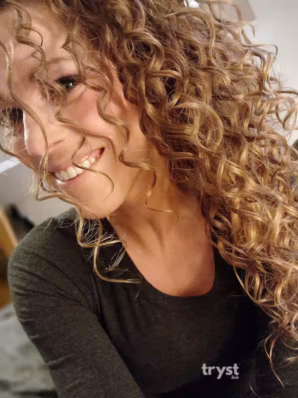 Escort/S&M Elle Tee in Minneapolis, MN